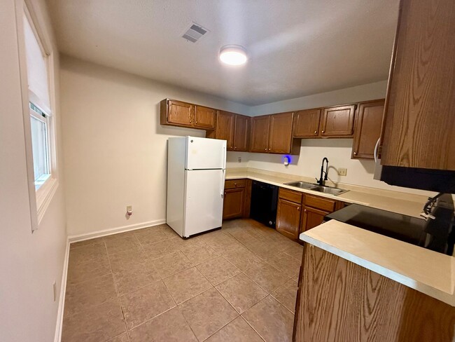 Photo - 1401 Elmdale Pl Unit B