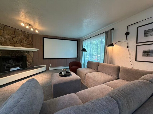 Building Photo - 4007 E Turnagain Blvd Unit SI ID1579425P