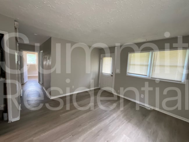 Photo - 5601 E 39 Terrace