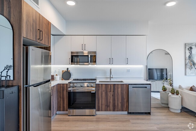 A1 1BR, 1BA - 670SF - Kitchen