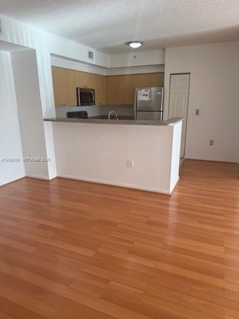 Photo - 8070 N Nob Hill Rd Unidad 205