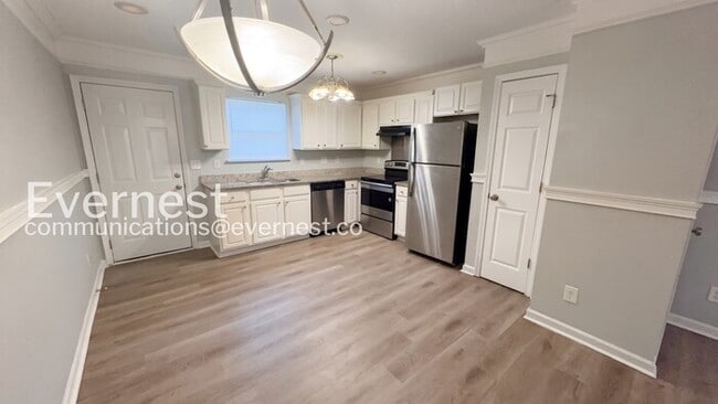 Photo - 3221 Lasalle St