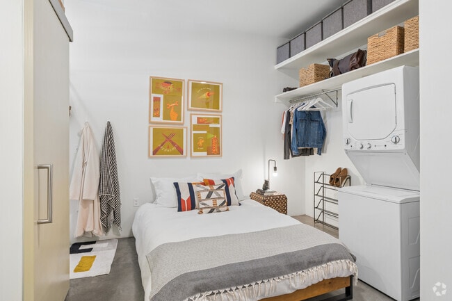 1BR, 1BA - 455SF - Bedroom