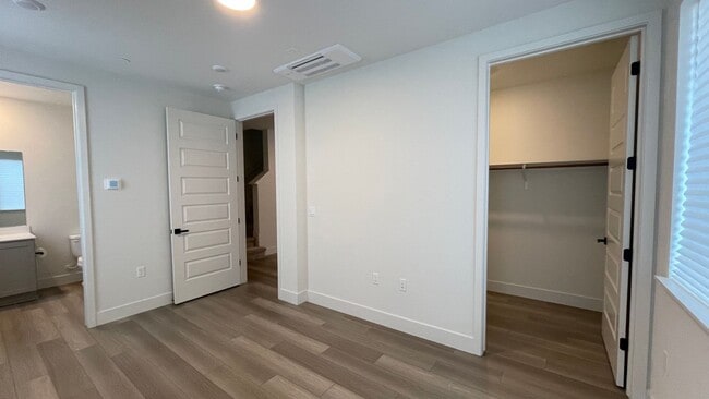 Photo - 2163 Stanford St