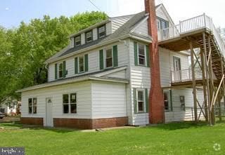 Building Photo - 1300 W Kings Hwy Rental