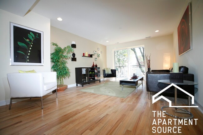 Photo - 6954 N Greenview Ave Townhome