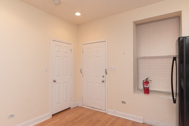 Photo - 2537 N Kildare Ave Unit 3