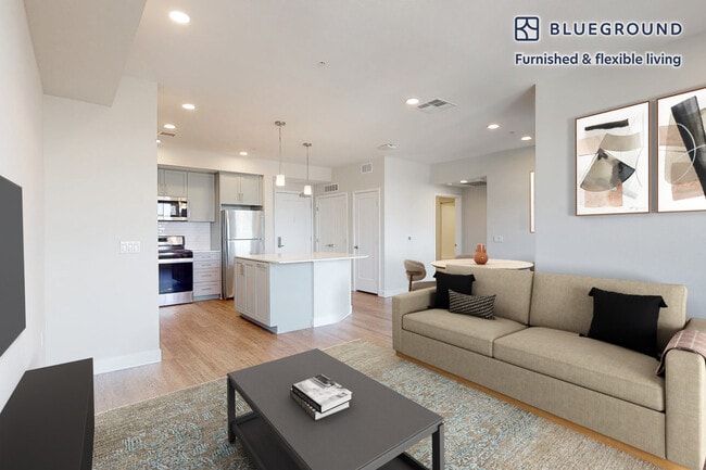 Photo - 825 S Myrtle Ave Unidad FL5-ID10247A