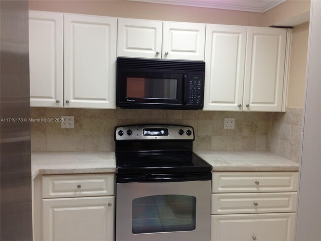 Photo - 11790 SW 18th St Condominio Unidad 413-3