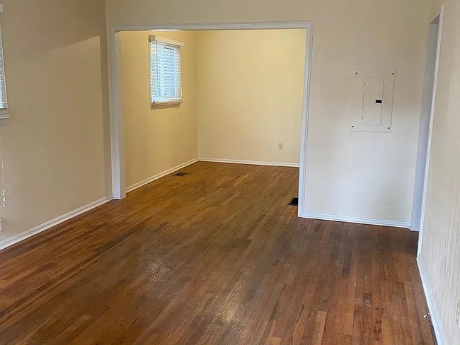 Photo - 1068 Palafox Dr NE