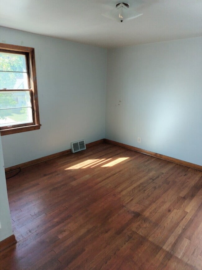 Photo - 4013 E 151st St