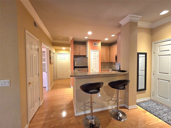 2400 McCue Rd Unit 325