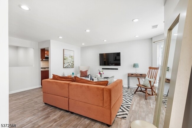 Living Room - 31 Howard Ct Unit 31 Howard Court