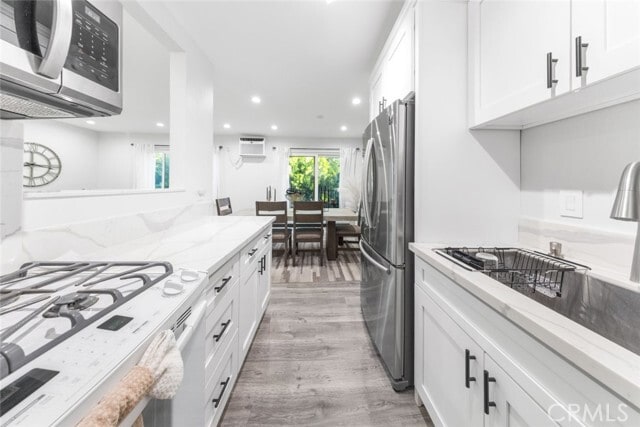 Photo - 3010 Montrose Ave Unit 26