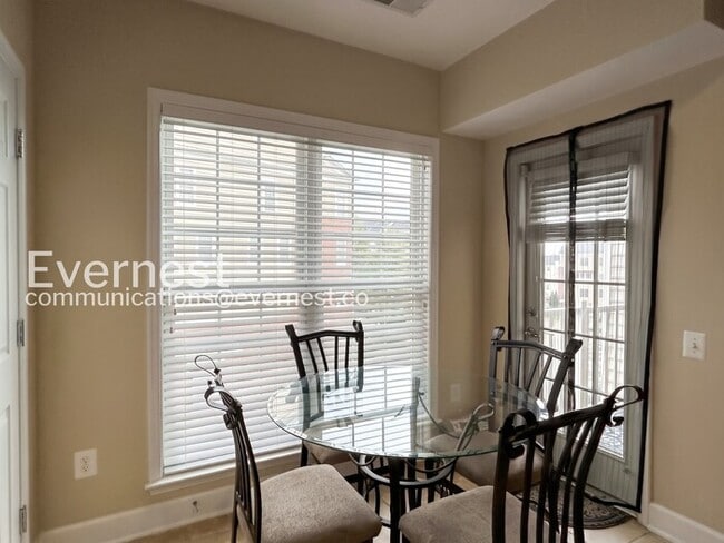 2372 Brookmoor Ln