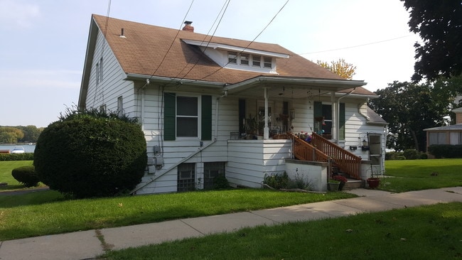 2549 Riverside Drive - Riverside Apartments