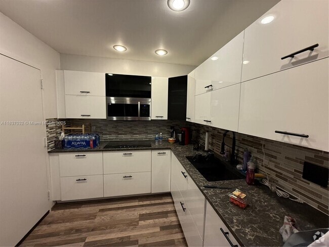Building Photo - 1985 S Ocean Dr Unit 10L Rental