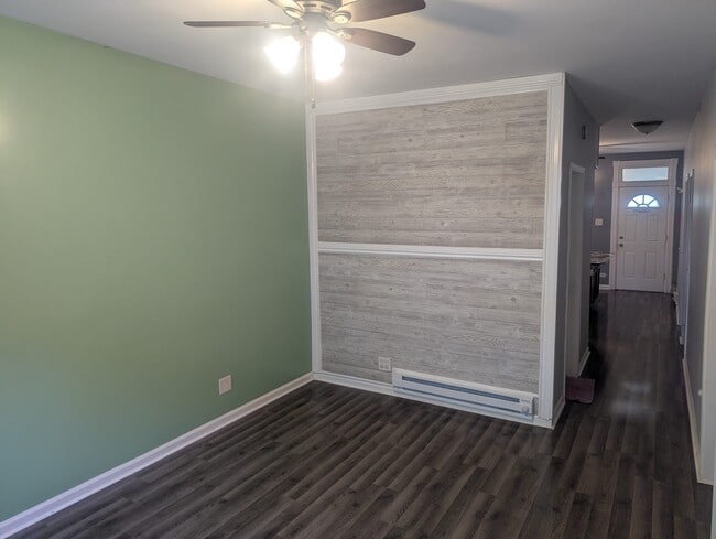 Sala de estar - 4616 S Spaulding Ave Unidad #2