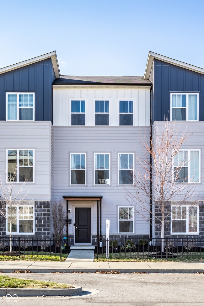 Photo - 2907 Kirkbride Way