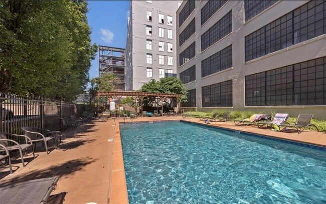 Building Photo - 4100 Forest Park Ave Unit 510