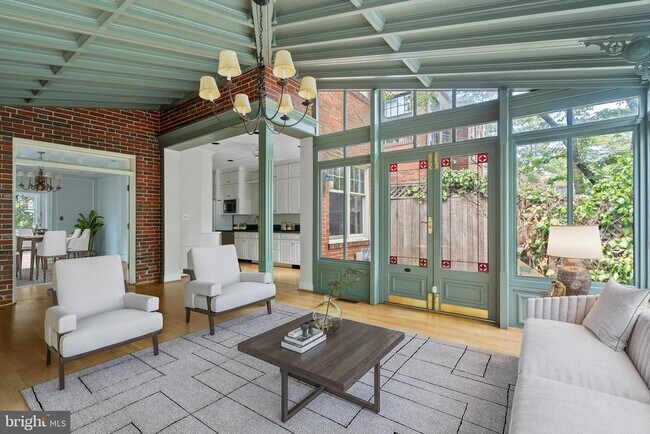 Photo - 3313 Cleveland Ave NW