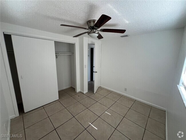 Building Photo - 286 Lowell Ave Rental