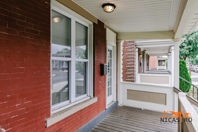 138 E 11th Ave