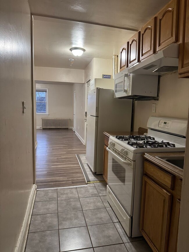 Photo - Cozy 1 BR/1 BA Apartment in Congress Heights! Unit ( 3)