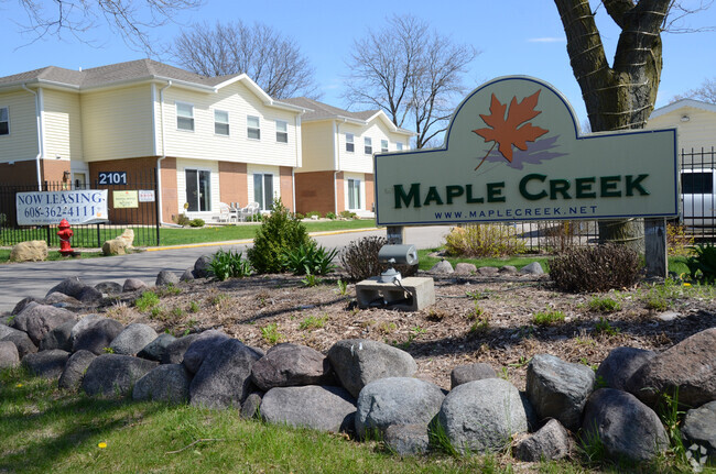 Building Photo - Maple Creek Rental