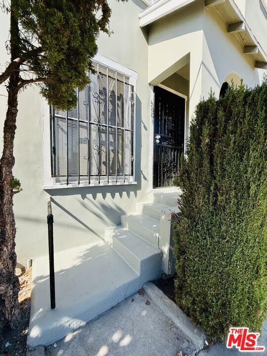 Photo - 3881 S Gramercy Pl