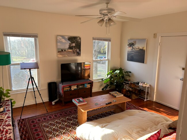 Photo - 3005 Huntingdon Ave Unit Apt 4