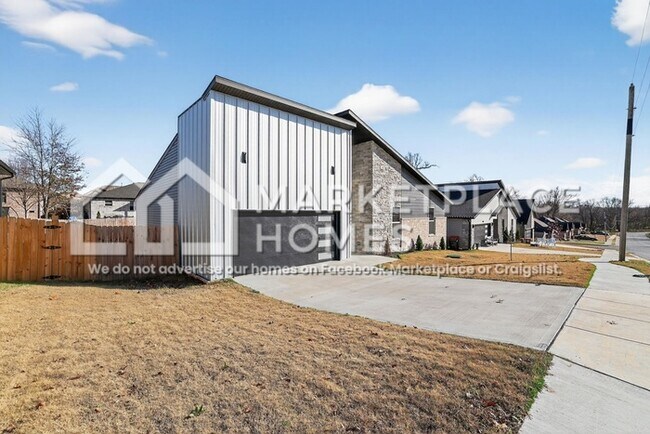 Photo - 1000 Clayton Rd