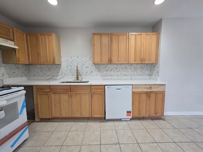 Photo - 4Bed/1Bath Available in Newark DE!