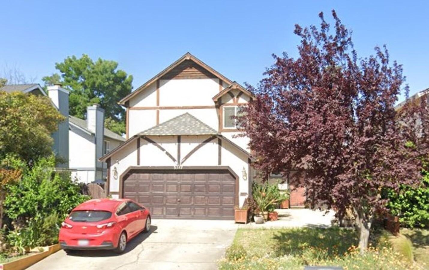 Beautiful 2 Story Home Ready To Be Home - Beautiful 2 Story Home Ready To Be Home