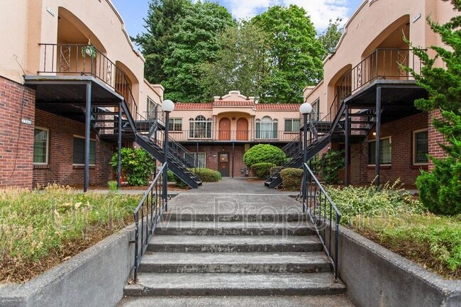 Photo - 1322 NE 68th Ave