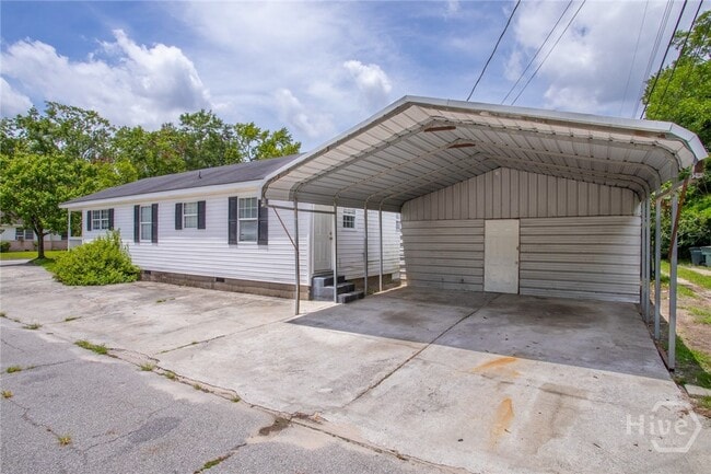 Building Photo - 1220 E 57th St Rental
