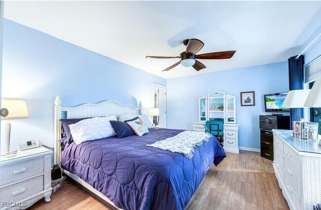 Building Photo - 1914 SE 40th Terrace Unit 105