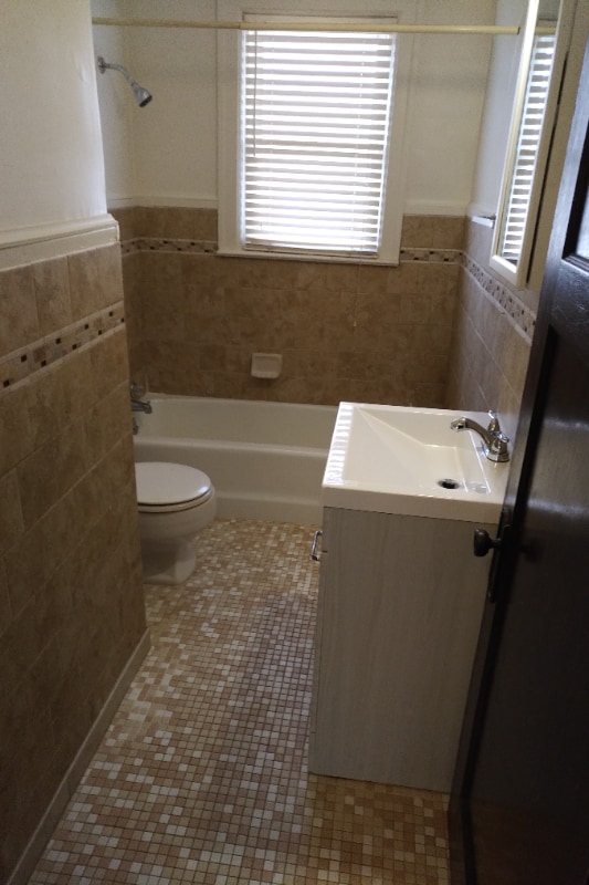 Photo - 5357 Burns Ave