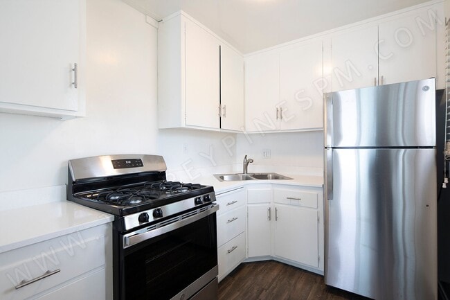 Photo - *2 WEEKS FREE* Beautiful 2 Bedroom in Amazing Sail Bay Location with Parking! Unit 3817