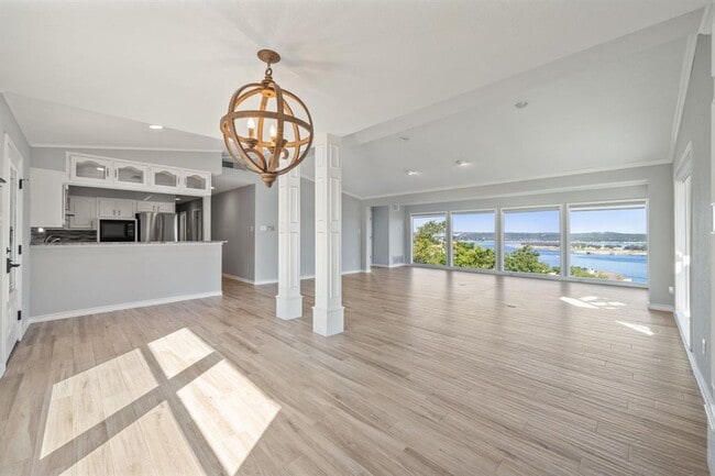 Photo - 721 Mariner House