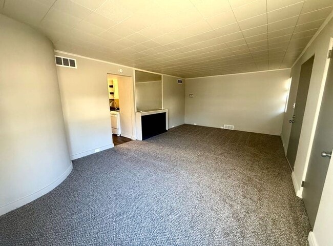 Photo - 120 36th St NE Unit 4