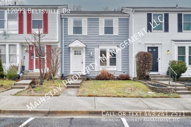 Updated 3 Bedroom Townhome W/ Fenced Yard! - Updated 3 Bedroom Townhome W/ Fenced Yard!