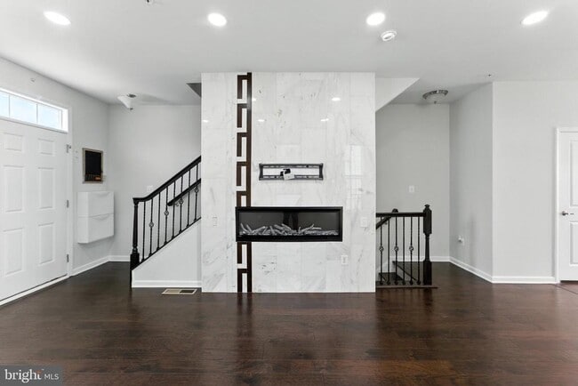 Building Photo - 1111 Trenton Pl SE Rental