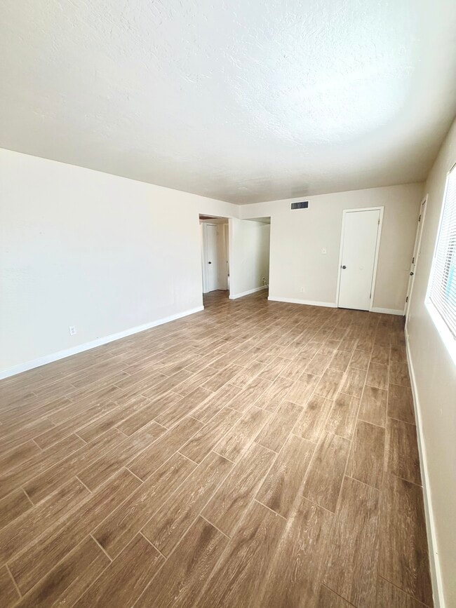 Photo - 1731 E Cheery Lynn Rd Unit 1731 Front