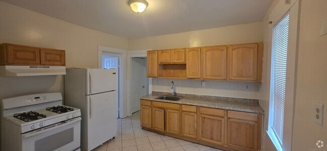 Building Photo - 426 Jane St Unit 1st Floor Rental