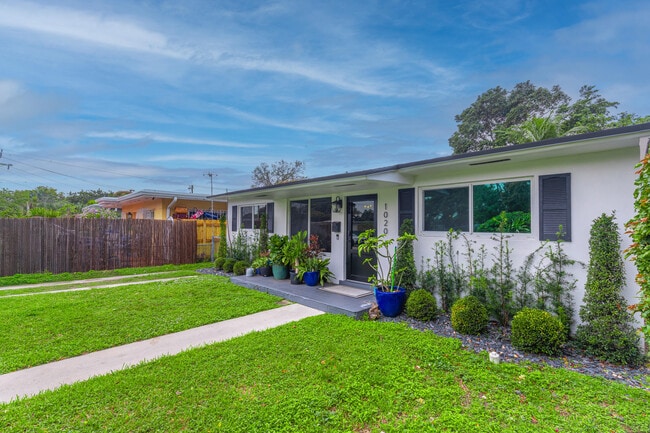 Building Photo - 1020 SW 31st Ave Rental
