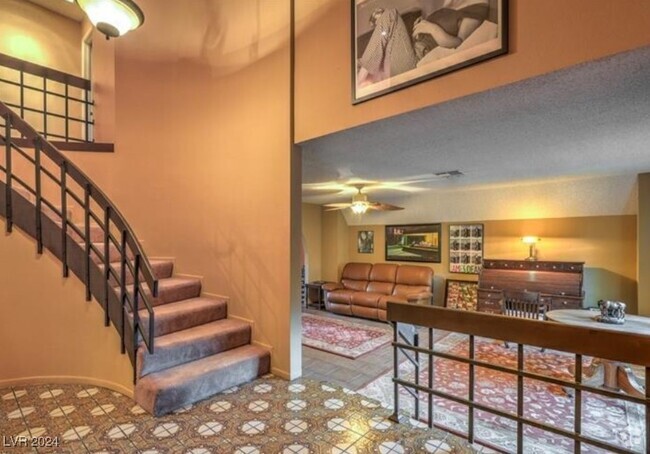 Building Photo - 4370 Flandes St Rental