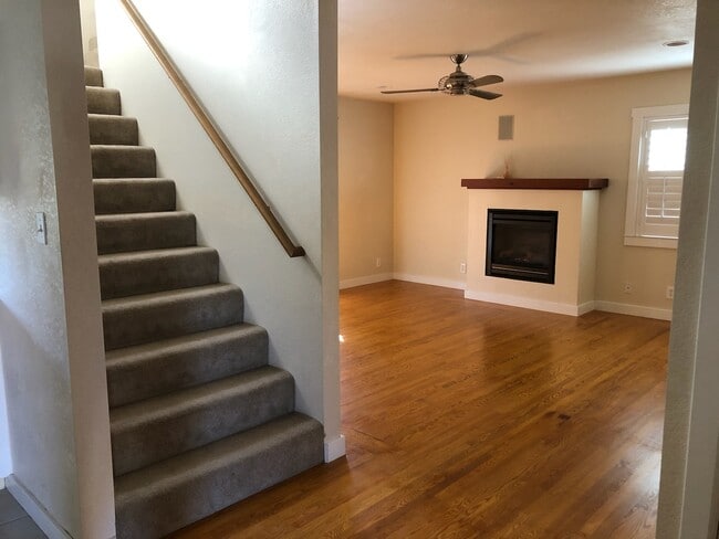 Sala de estar - 304 Dechene Ave