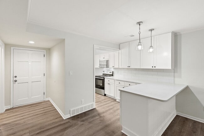 Building Photo - 187 S Eagle Creek Dr Unit 187 S. Eagle Creek Rental