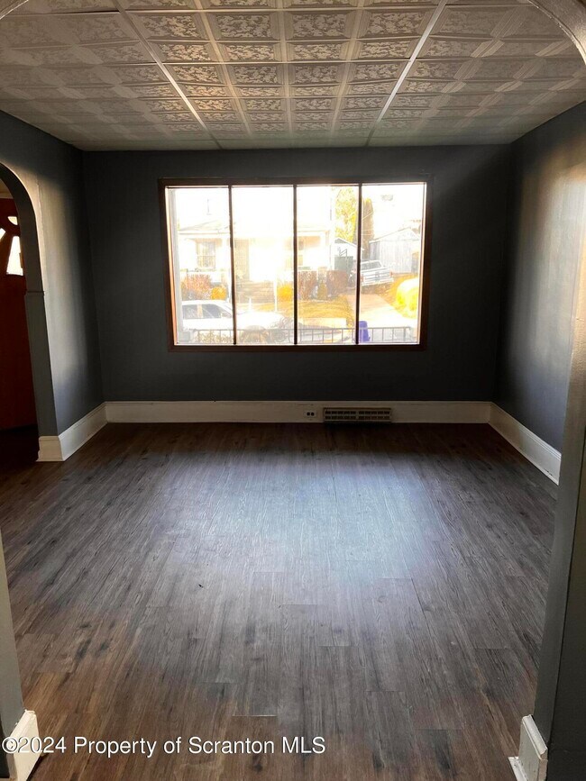 Photo - 57 Swallow St